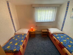 2 habitaciones, cuna de viaje y wifi 