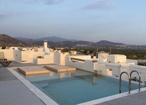 Piscine extérieure (ouverte en saison)