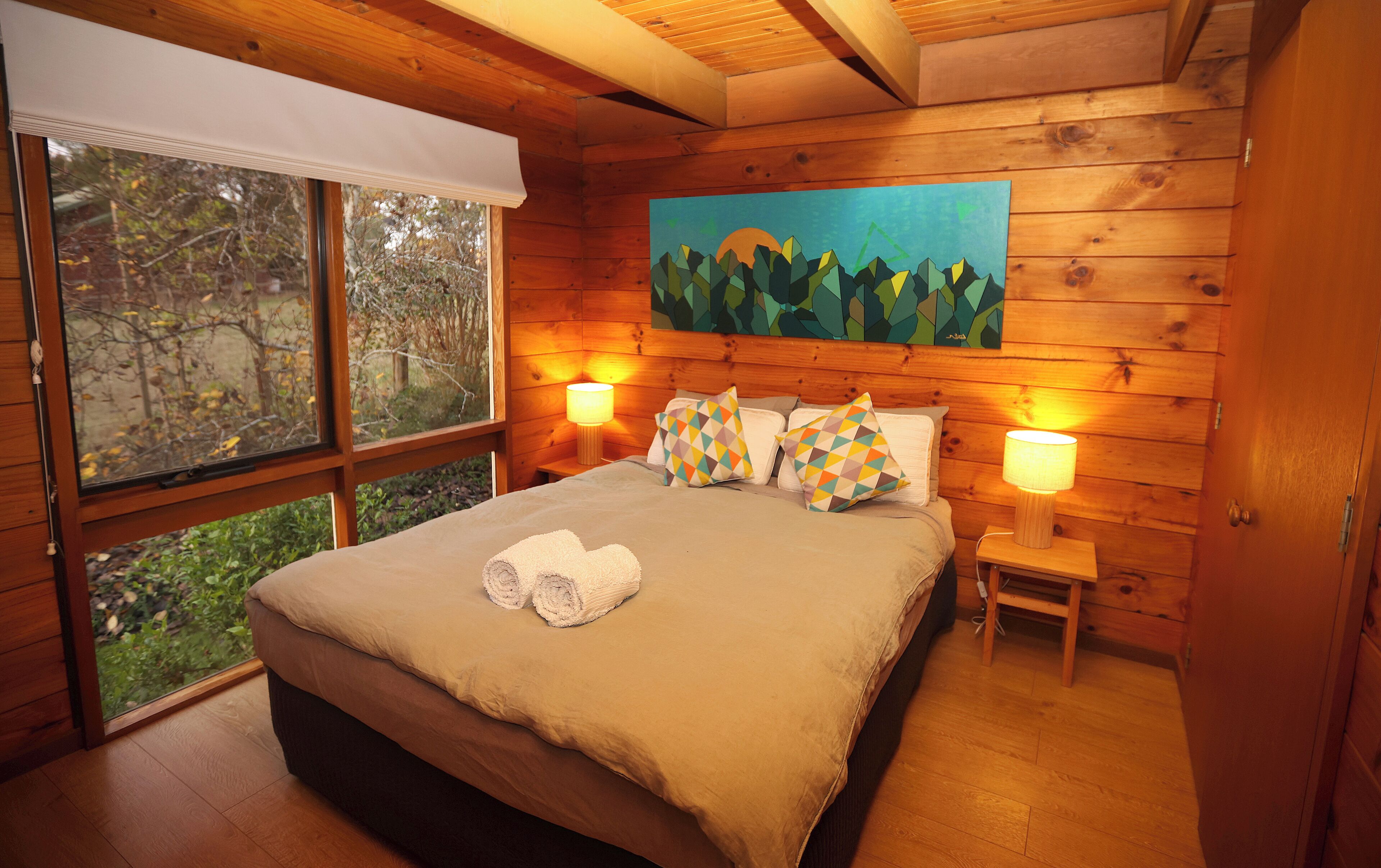 2 bedrooms, iron/ironing board, bed sheets