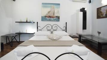 House (One Bedroom Home with Pool) | 1 bedroom