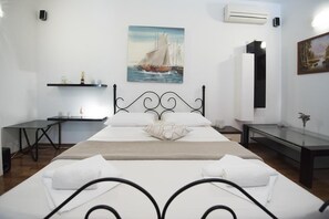 House (One Bedroom Home with Pool) | 1 bedroom - Holiday Home Elijah Creek (Klis)