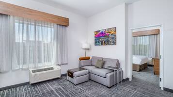 1 bedroom, premium bedding, down comforters, pillowtop beds