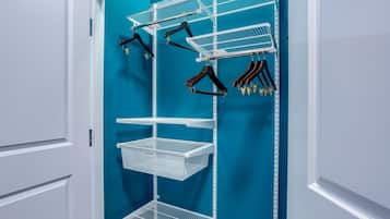 1 dormitorio, ropa de cama de alta calidad, edredones de plumas