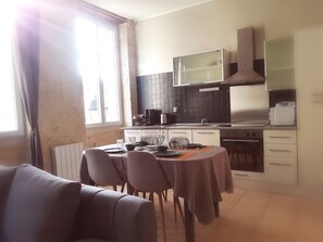 Dining - Gîte de la cathédrale in downtown Lectoure (Lectoure)