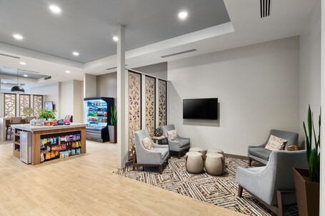 Candlewood Suites Asheville Downtown, an IHG Hotel - Image 6