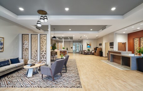 Candlewood Suites Asheville Downtown, an IHG Hotel - Image 4