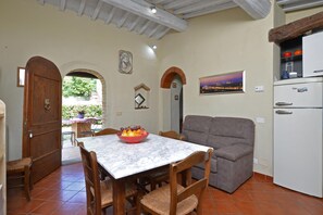 Dining - La Badia (Barberino Tavarnelle)