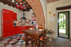 Appartement Familial, plusieurs chambres, côté montagne (La Badia 3) | Cuisine privée