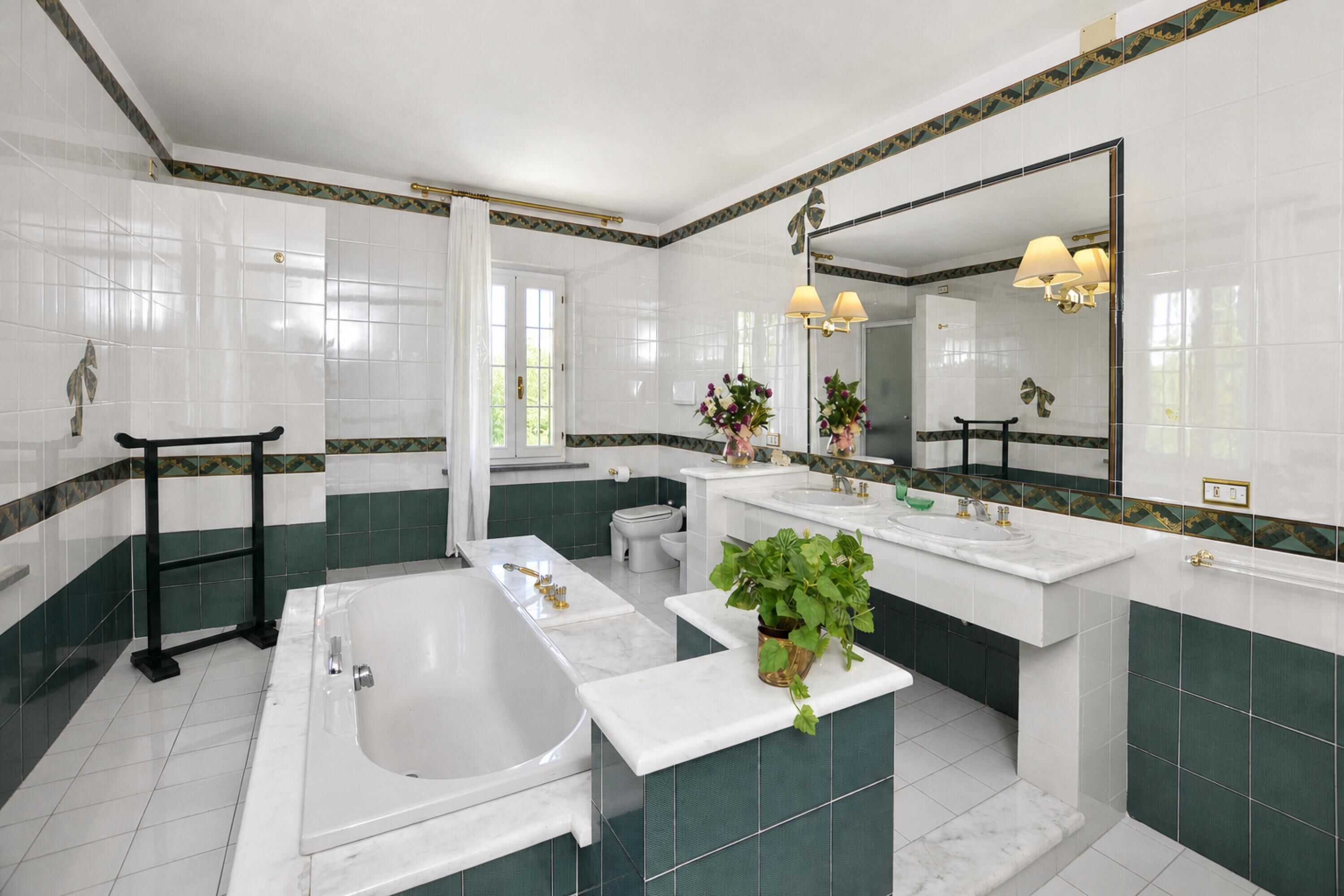 Family Villa, 4 Bedrooms, Fireplace, Mountainside (Tenuta Santa Colomba) | Bathroom