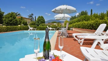 Family Villa, 4 Bedrooms, Fireplace, Mountainside (Tenuta Santa Colomba) | Sun deck
