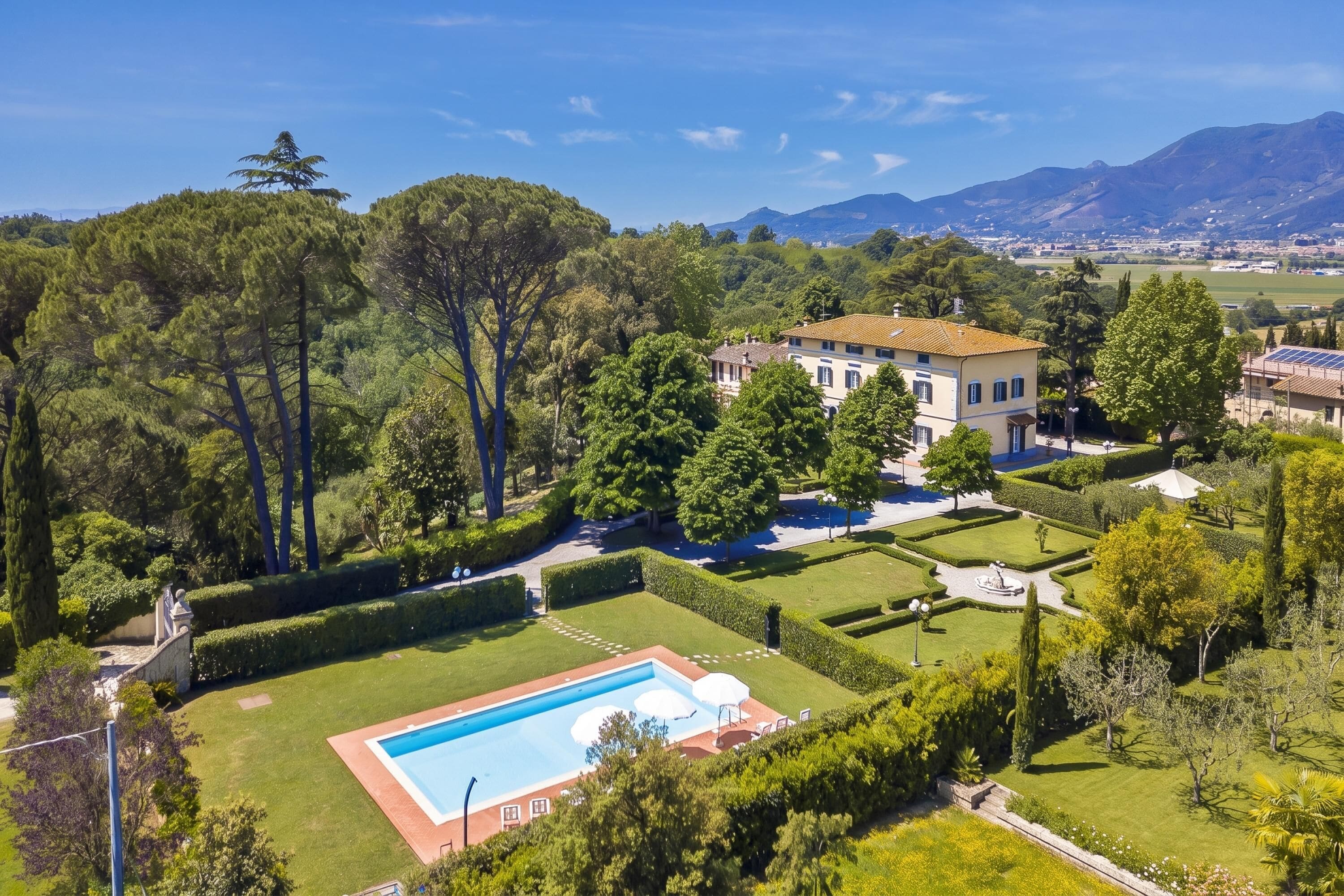 Villa Familiale, 4 chambres, cheminée, côté montagne (Tenuta Santa Colomba) | Extérieur