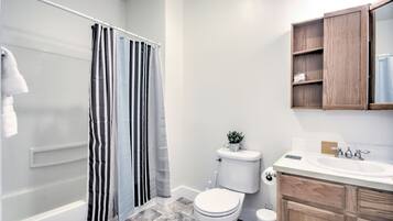 Superior Condo, 2 Bedrooms | Bathroom | Combined shower/bathtub, rainfall showerhead, free toiletries