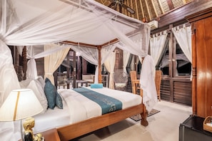 Phòng Deluxe, ban công, quang cảnh biển | Minibar, trang trí khác biệt, trang bị nội thất với thiết kế riêng biệt 