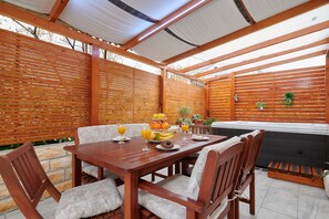 Apartamento (Two Bedroom Apartment with Terrace an) | Terraza o patio