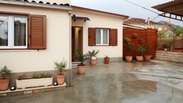 Apartment (Two Bedroom Apartment with Terrace an) | Property entrance