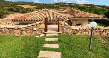 Ferienhaus "Villa Piana" mit atemberaubendem Blick auf das Meer und die Berge, Terrasse und Garten