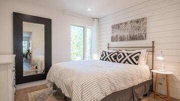 1 bedroom, iron/ironing board, travel crib, free WiFi