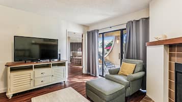 TV, fireplace, offices