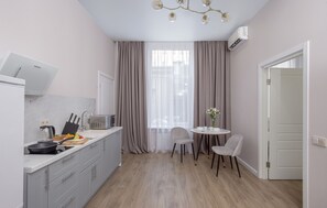 Standard Apartment | Premium bedding, minibar, in-room safe, desk - Boutique hotel Academia Vasilievsky (St. Petersburg)