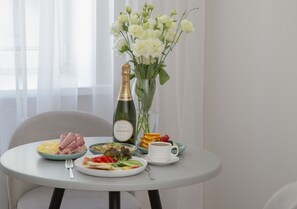 Frokostbuffé hver dag (RUB 1000 per person)