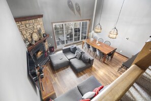 Smart-tv en een open haard