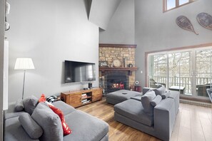 Smart-tv en een open haard