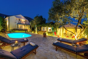 Villa (Four Bedroom Villa with Terrace and S) | Terrace/patio