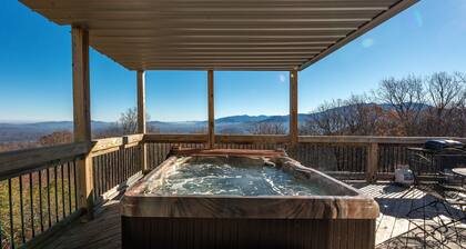 ⭐️Haus of the Rising Sun⭐️ 🌅Gatlinburg Cabin City & Mountain Views❤️Hot Tub❤️