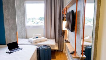 Standaard kamer, Meerdere bedden | Geluiddichte muren, een strijkplank/strijkijzer, gratis wifi, beddengoed