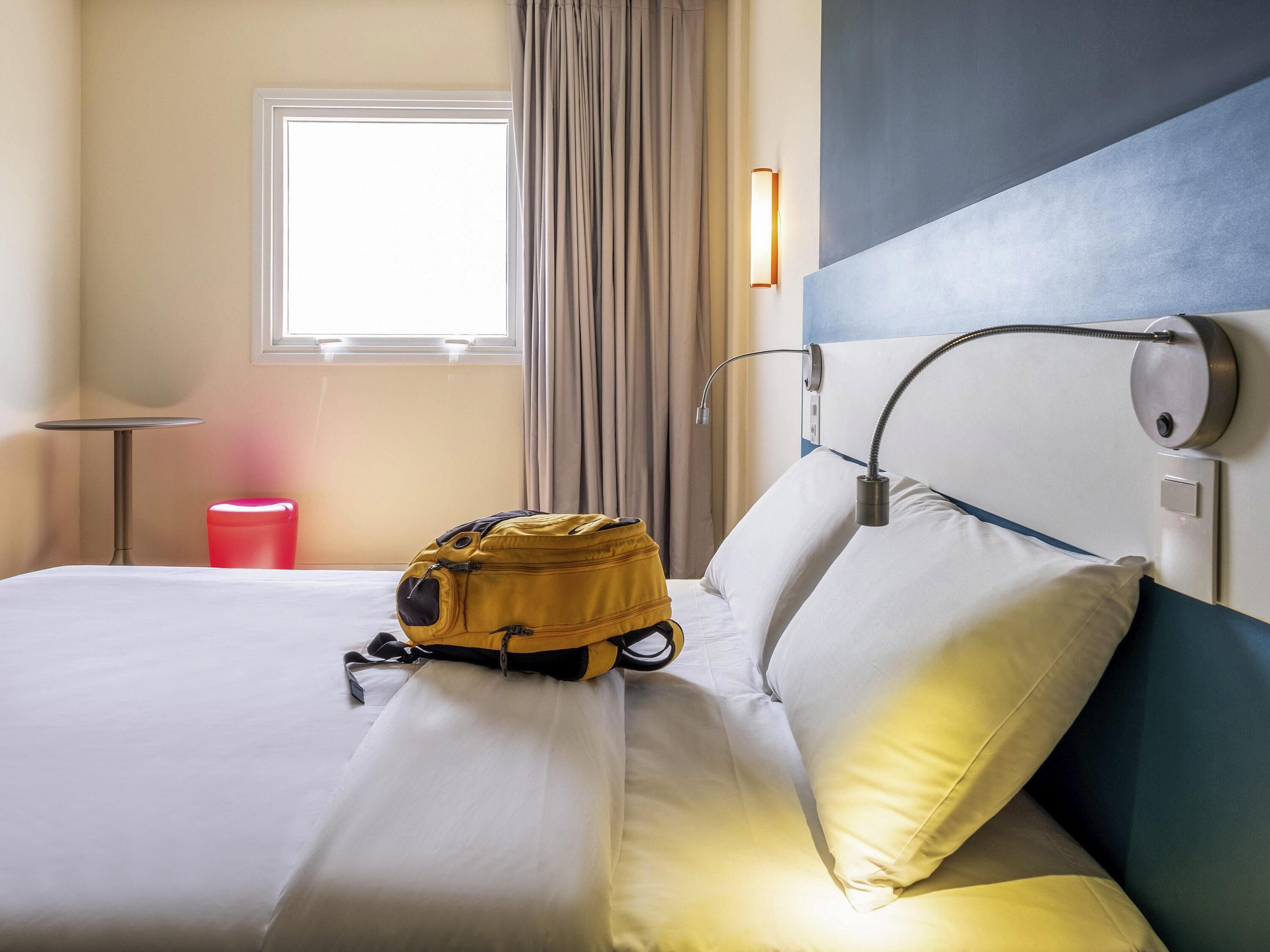 Standard Room, 1 Double Bed | Soundproofing, iron/ironing board (on request), free WiFi, bed sheets