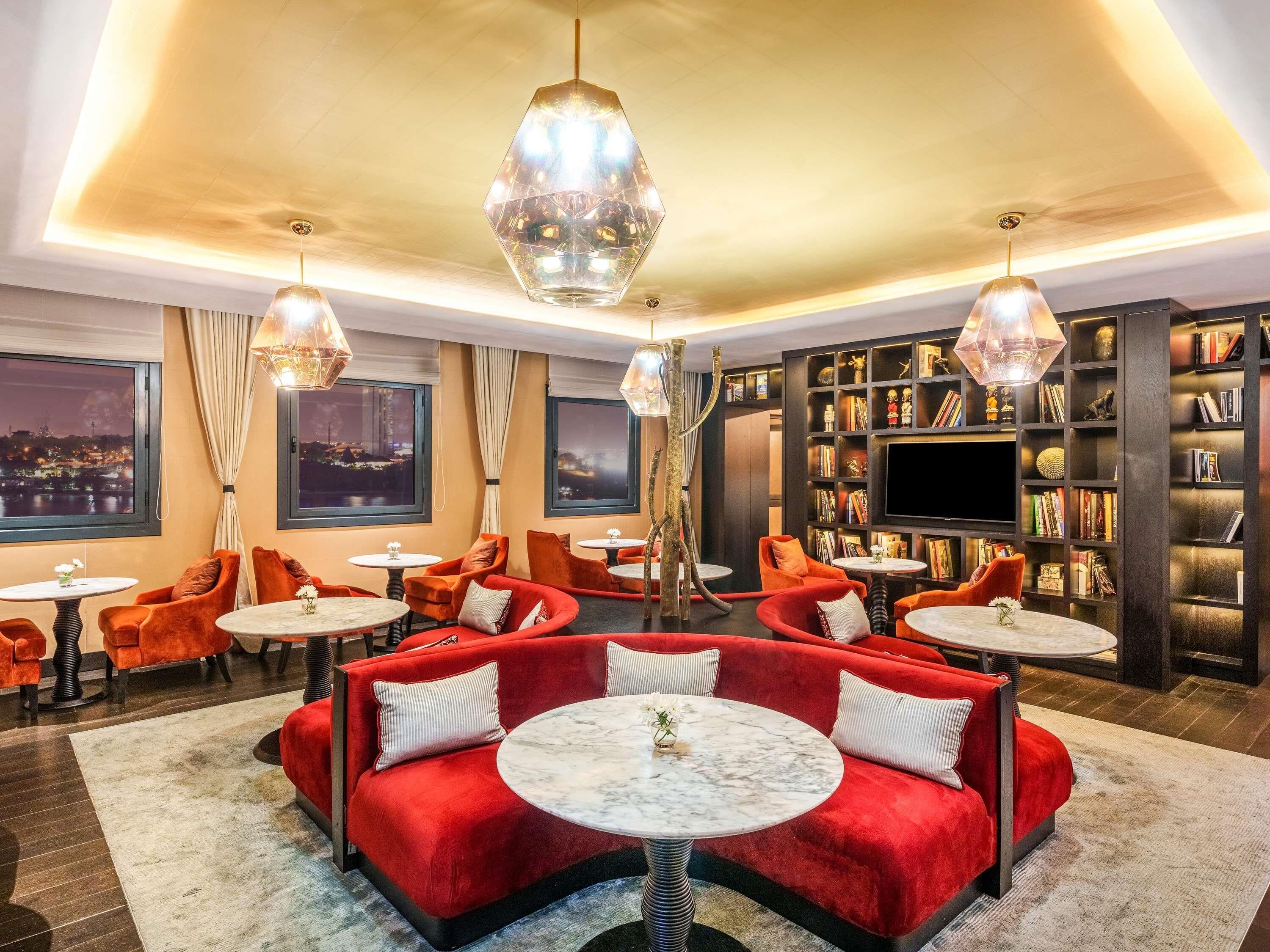 Hochwertige Bettwaren, Minibar, Schreibtisch