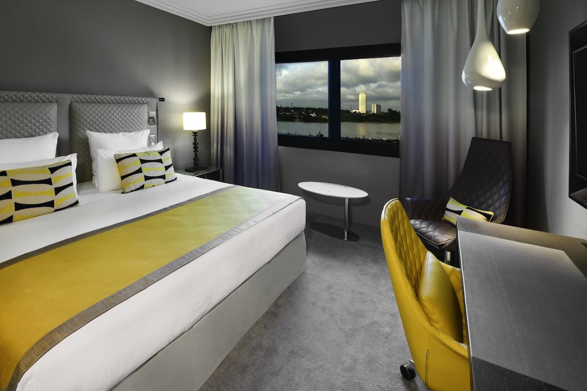 Premium bedding, minibar, desk, laptop workspace