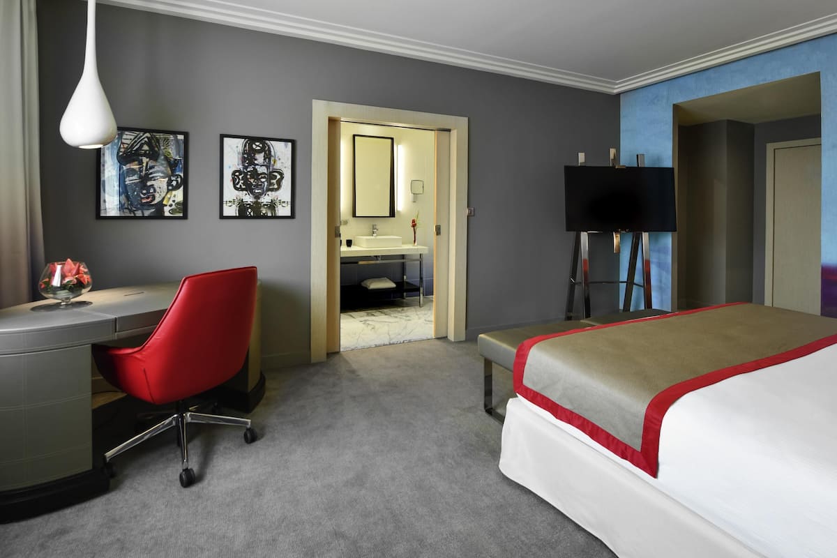 Quarto luxo, várias camas | Roupas de cama premium, frigobar, escrivaninha