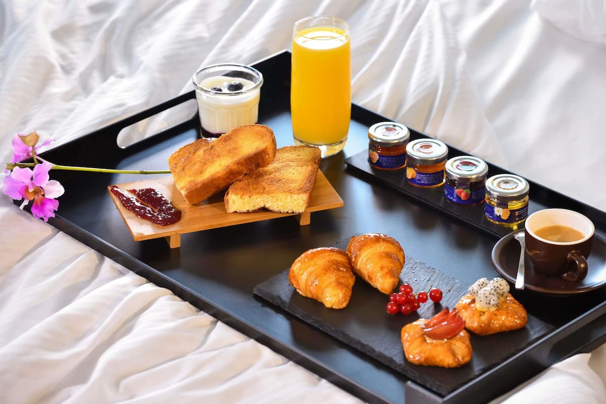 Premium bedding, minibar, desk, laptop workspace
