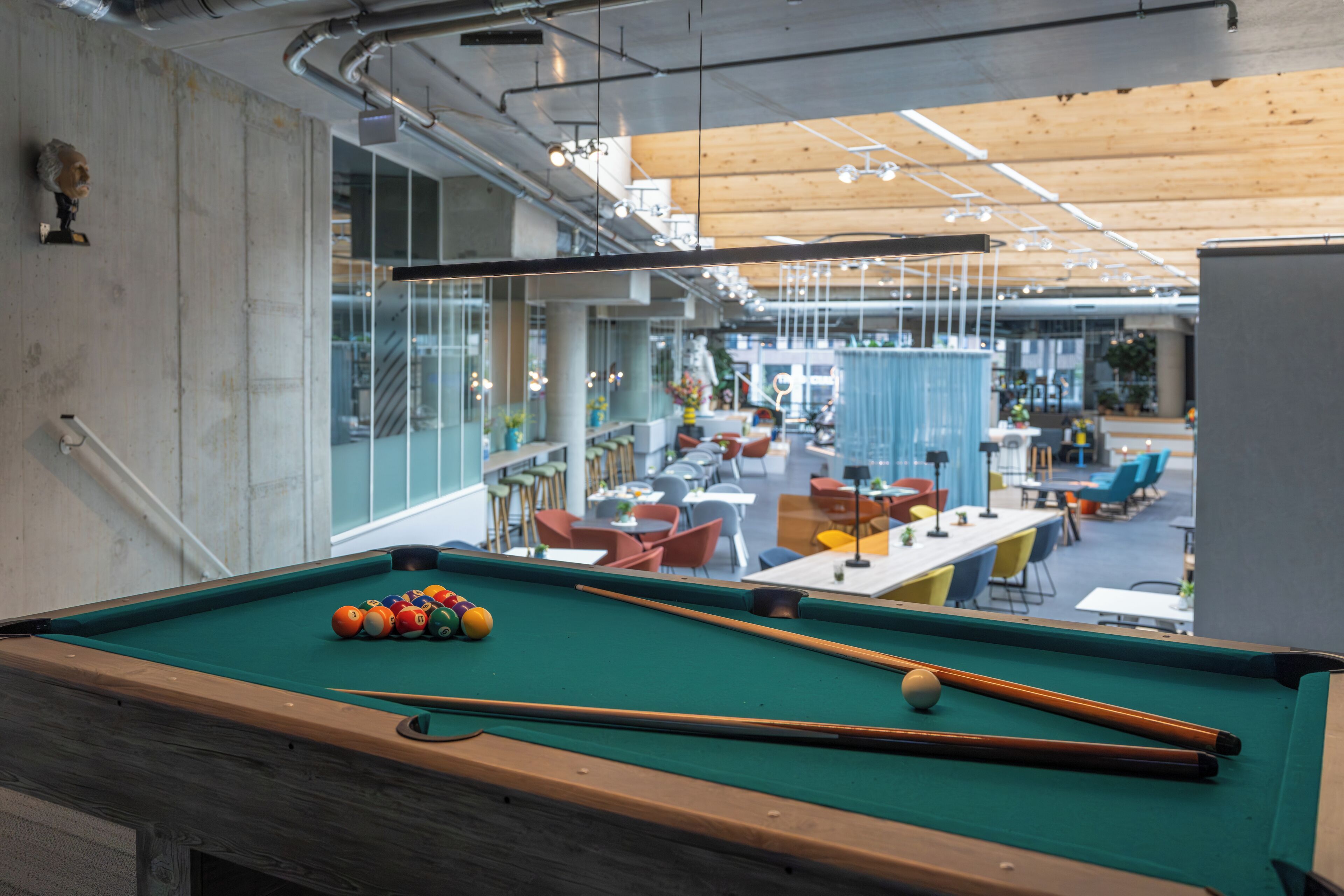Lobby lounge