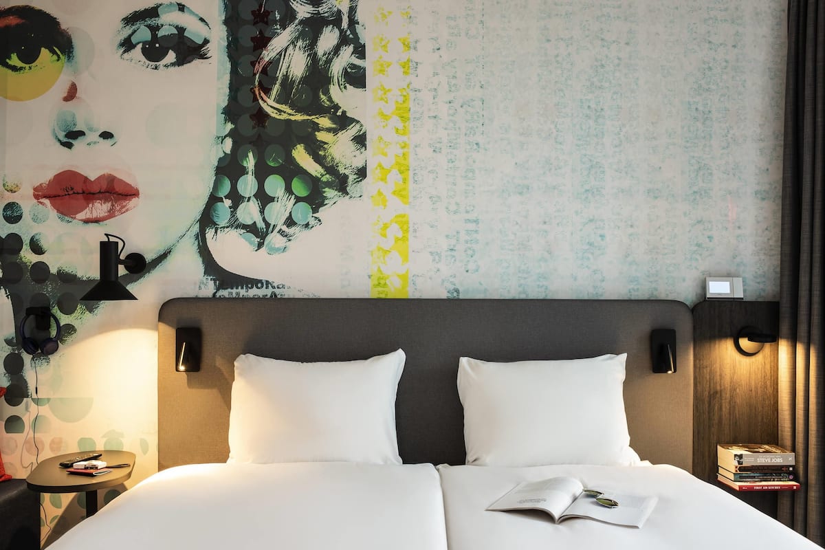 In-room safe, blackout curtains, free WiFi