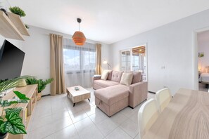 Télévision, table de tennis de table