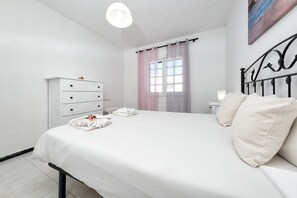 2 chambres, fer et planche Ă repasser, Wi-Fi gratuit, draps fournis