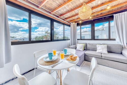 Atassara House - 500M to the Beach By LVH