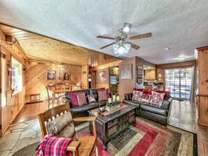 TV, fireplace - The Lazy Bear's Den-guests love the backyard, family room and location! (South Lake Tahoe)