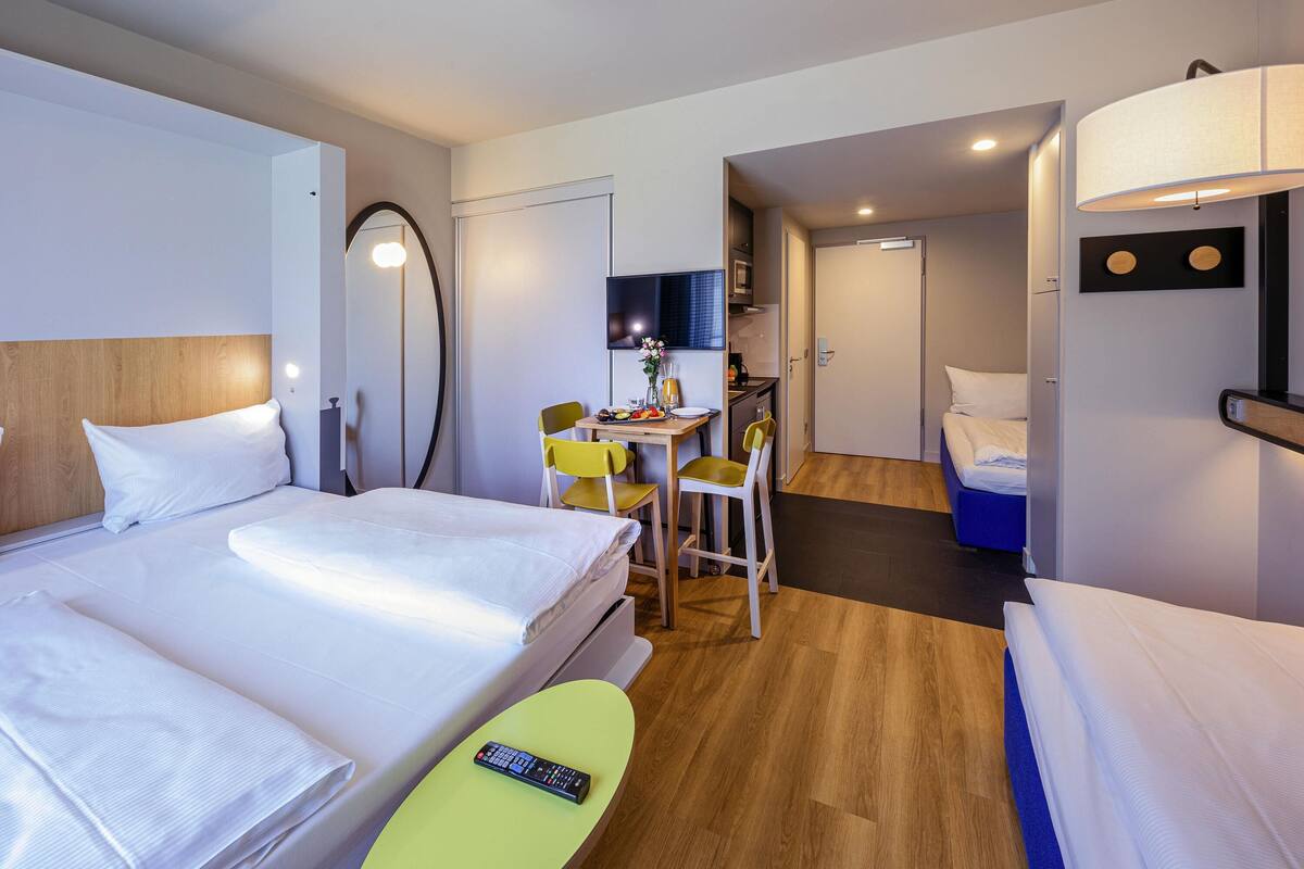 Studio, Multiple Beds