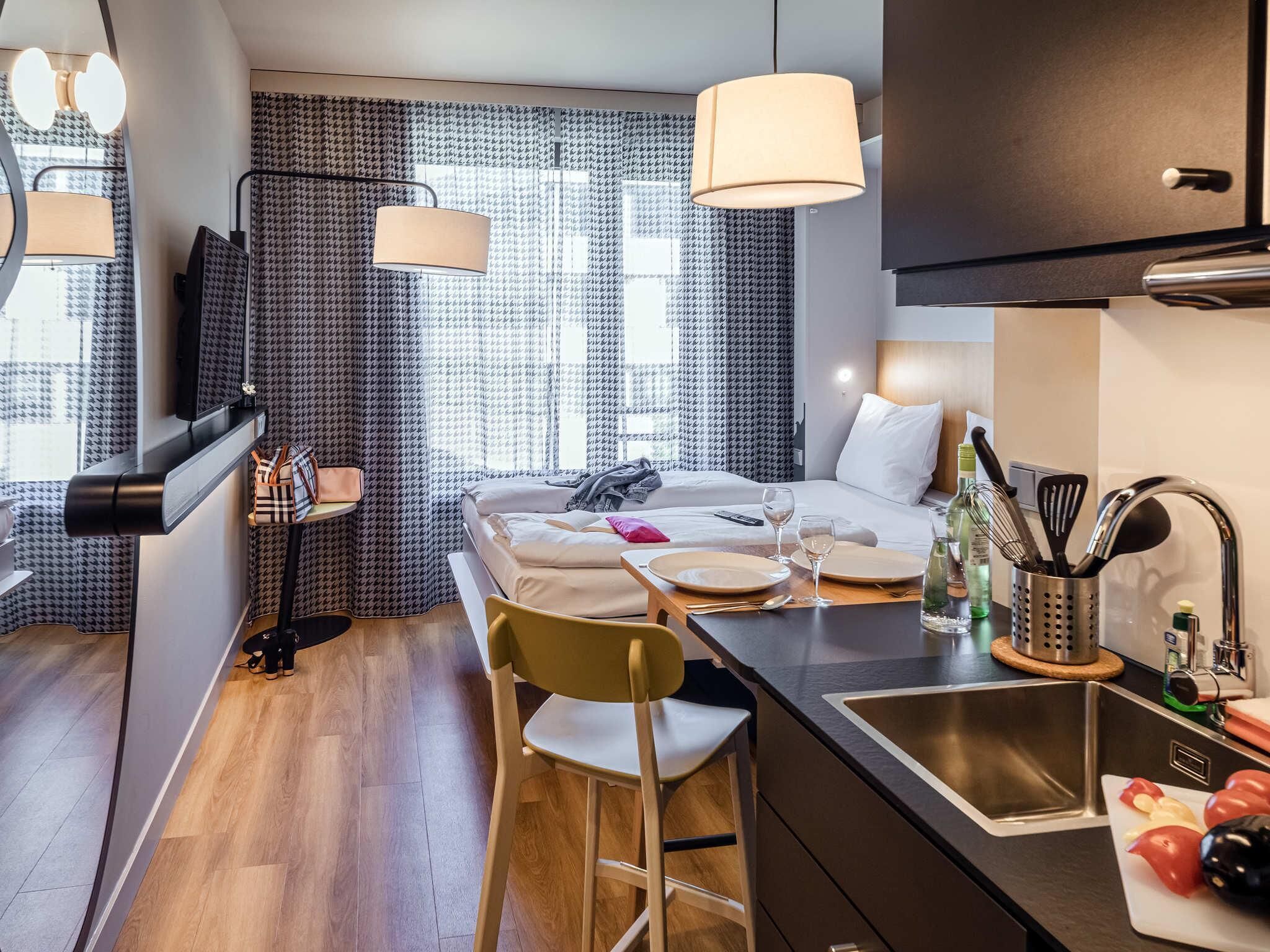 Studio, 1 Double Bed | In-room safe, desk, blackout curtains, soundproofing
