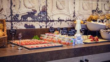 Frokostbuffé hver dag (EUR 17 per person)