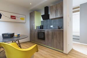 Kühlschrank, Herdplatte, Geschirrspüler