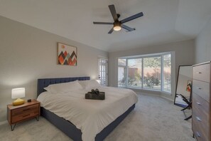 5 bedrooms, iron/ironing board, WiFi, bed sheets