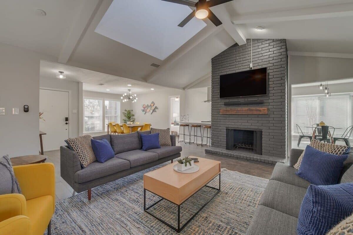 TV, Netflix, streaming services, offices