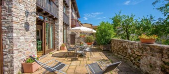 Liano Iris - Terrace & parking place