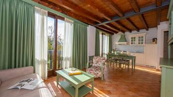 Appartement Familial, plusieurs chambres, cÎté montagne (Liano Mimosa -relax & priv parking) | Coin séjour