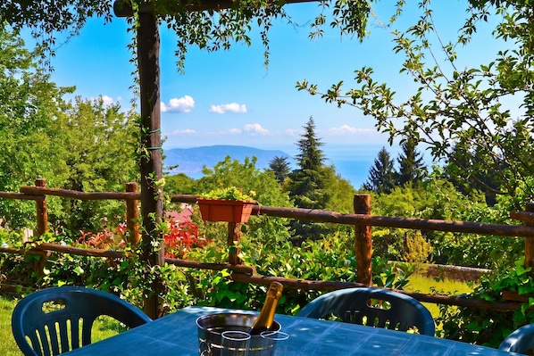 Family Apartment, Multiple Bedrooms, Mountainside (Liano Ginestra-Private Terrace &) | Garden - Liano Iris - Terrace & parking place (Gargnano)