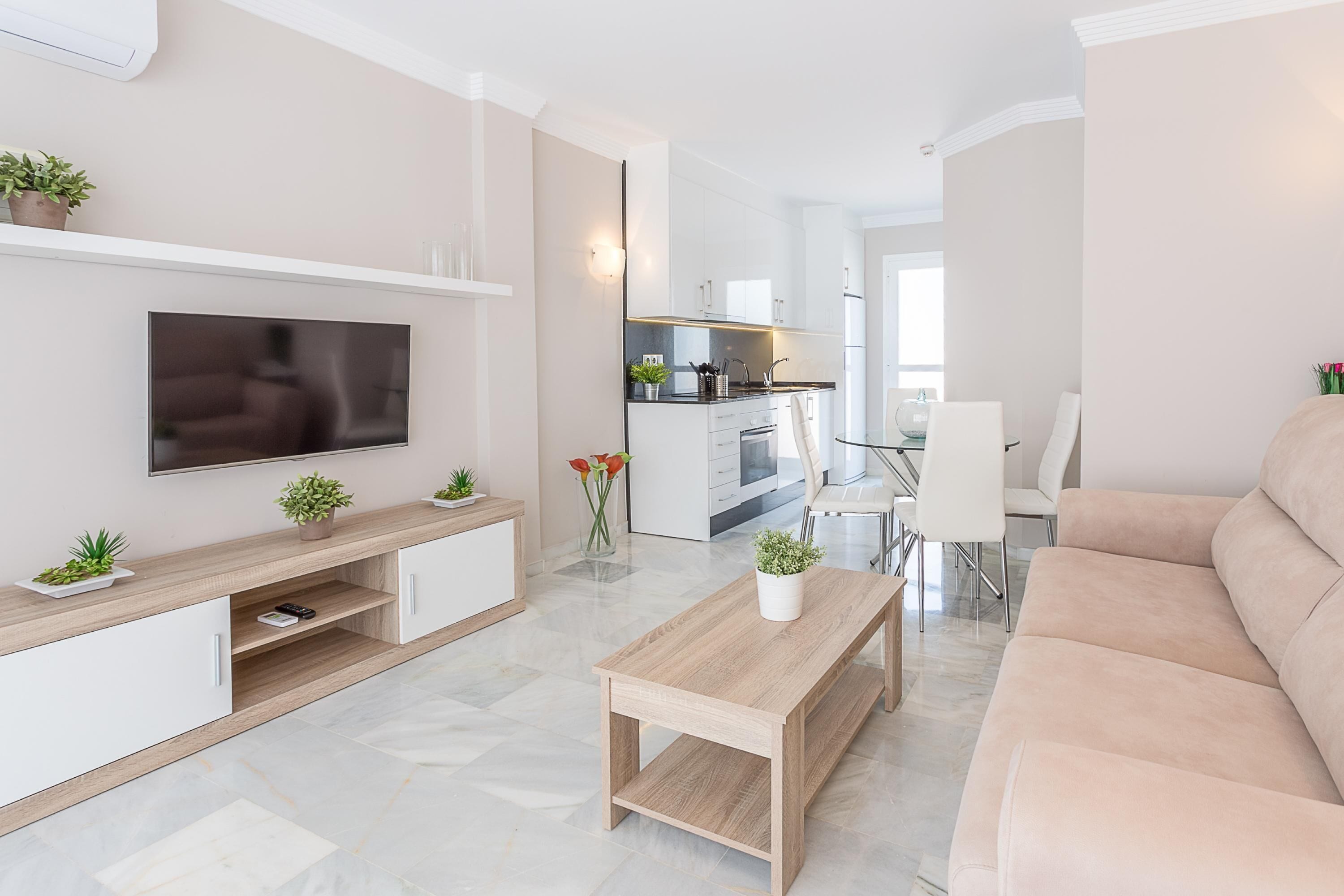 Télévision à écran plat de 21 pouces avec chaînes par câble